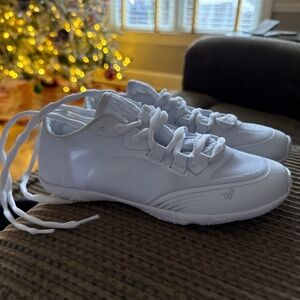 Varsity Spirit Phantom Cheer Shoes sz 4.5